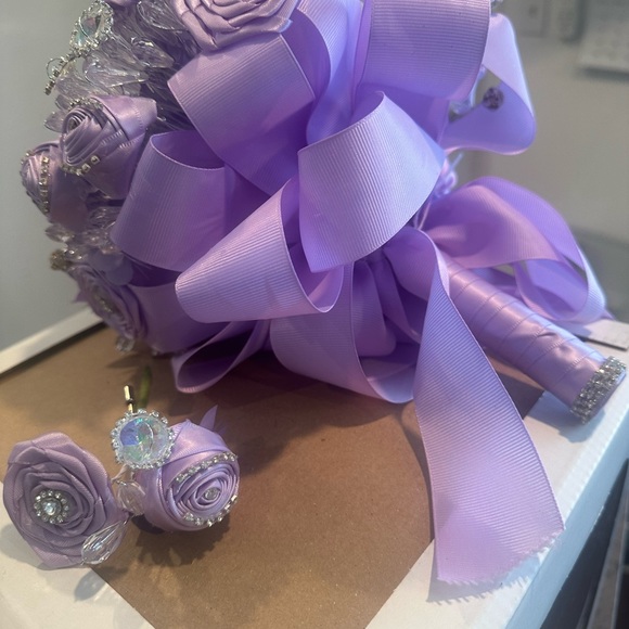 Lavender wedding bouquet with, Grooms boutonniere. - Picture 4 of 11